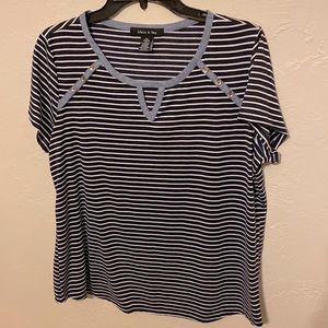 Woman Top XL, blue, white and black- Used in great condition